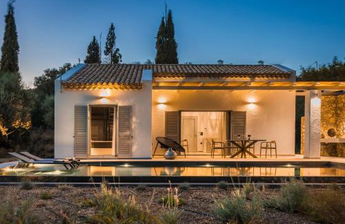 Sarlata Villa | Explore Forrest Villa: Family-Friendly with Pool Access