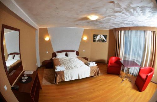 Rivne Hotel | Budget-Friendly Forsage: Top-Rated Stay with Breakfast & Kitchen