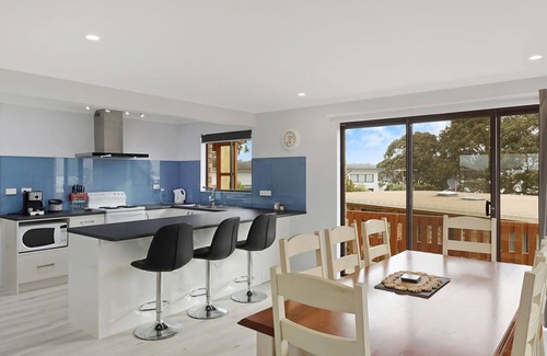 Narooma Apartment | Premier Forsters Bay Haven in Narooma with Family Amenities