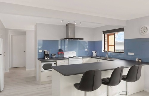 Narooma Apartment | Premier Forsters Bay Haven in Narooma with Family Amenities