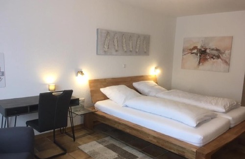 Bad Oeynhausen Hotel | Pet-Friendly Forsthaus Alter Foerster with Ocean View Dining