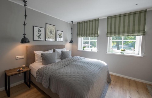 Friedeburg Apartment | Discover Forsthaus Gödens: Pet-Friendly Beach Retreat