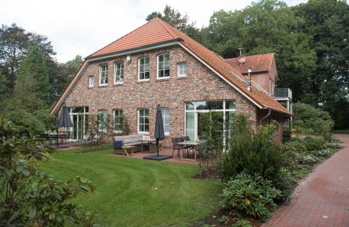 Friedeburg Apartment | Discover Forsthaus Gödens: Pet-Friendly Beach Retreat
