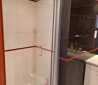 Wyspa Sobieszewska House | Forsycja: Exceptional Stay with Hot Tub & Pet-Friendly Options