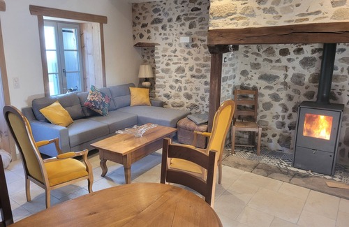Messeix House | Discover Forsythias: Highly Rated Stay with Family-Friendly Amenities