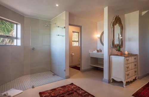 Seafield Cabin | Discover Fort D'Acre: Oceanfront Bliss with Top Amenities