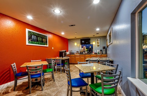 Fort Davis RV Rental | Welcoming Fort Davis Inn & R.V. Park - Pet Friendly Stay