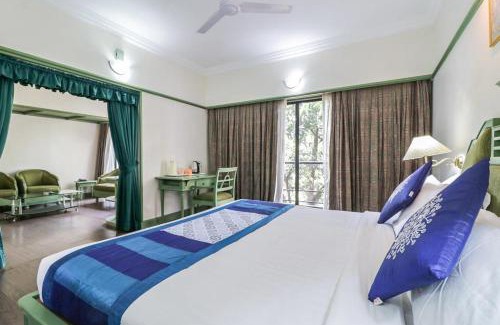 Chittilapilly Hotel | Family-Friendly Fort Gate Hotels & Resorts with Dining Options
