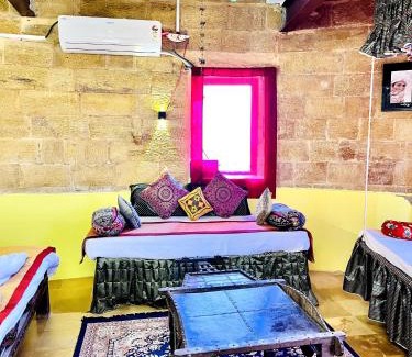 Amar Sagar Pol House | Budget-Friendly Saffron Homestay with Family Amenities