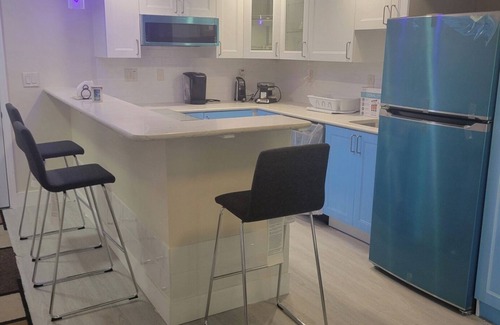 Central Beach Condo | Elegant King Suite with Ocean View at Fort Lauderdale Resort
