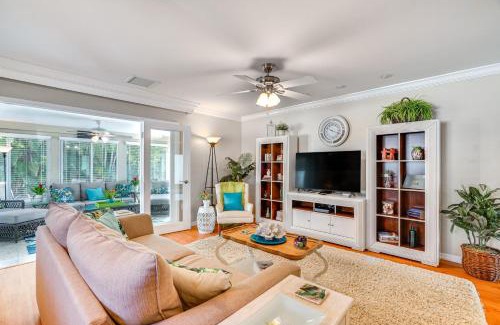 Villas House | Cozy Fort Myers Bungalow - Steps from the Ocean and Spa