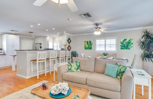 Villas House | Cozy Fort Myers Bungalow - Steps from the Ocean and Spa
