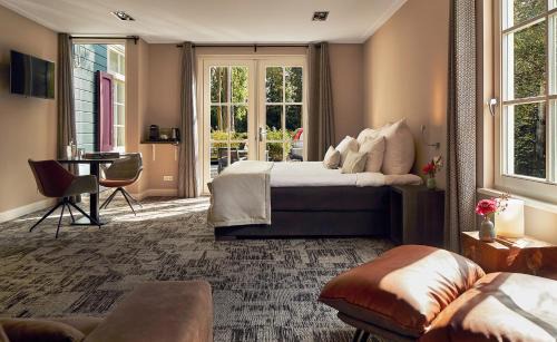 Zuidoostbeemster Hotel | Relaxing Retreat at Fort Resort Beemster: Top-Rated Getaway