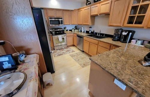 Davenport House | Fort Spokane Home with Mtn Views