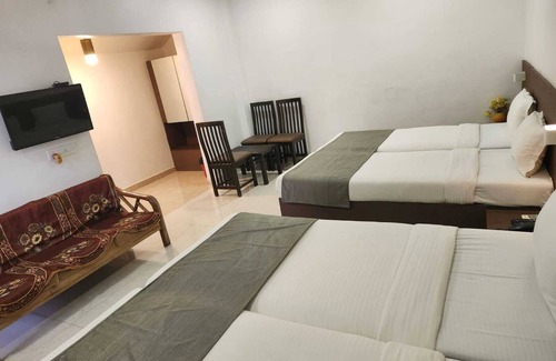 Daulatabad Hotel | Discover Fort View Resort: Family-Friendly with Pool Access
