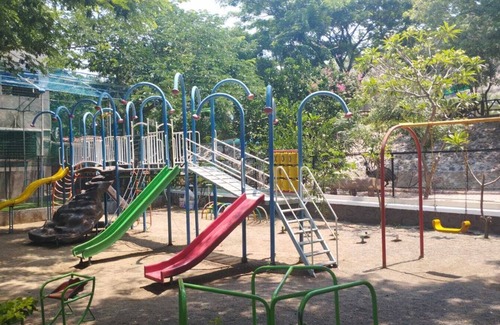 Daulatabad Hotel | Discover Fort View Resort: Family-Friendly with Pool Access