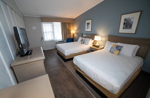 Lake George Resort | Discover Fort William Henry Hotel: Pool, Spa & Great Reviews