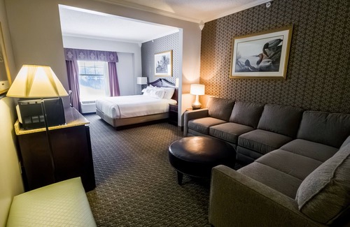Lake George Resort | Discover Fort William Henry Hotel: Pool, Spa & Great Reviews