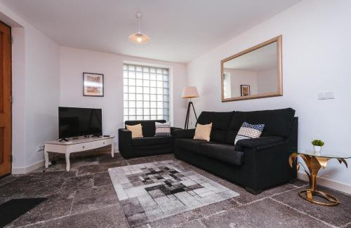 Sao Pedro Apartment | Child-Friendly Fortaleza do Pico Apartment with 9.3/10 Rating