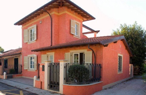 Forte dei Marmi Villa | Beautiful Forte dei Marmi Villa with Oceanfront Views