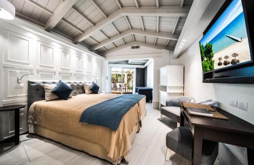 Forte Village Hotel | Elegant Forte Village Resort: Villa Del Parco & Spa Awaits
