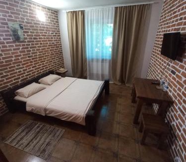 Uman Hotel | Discover Fortetsya: Pet-Friendly Haven with Hot Tub
