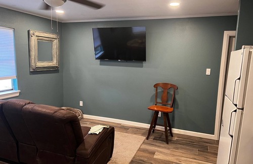 Burleson Apartment | Explore Forth Worth Country Living with Spa & Kitchen Access