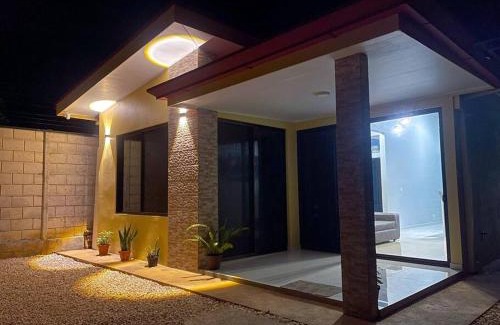 Sardinal House | Fortu House: Family-Friendly Stay with 9.4/10 Rating