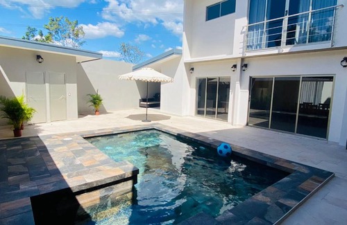 La Fortuna Villa | Fortuna Deluxe Vacation Home: Pet-Friendly & Pool Access