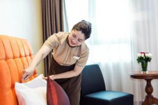 Ba Dinh Hotel | Fortuna Hotel Hanoi: Relax by the Pool with Hot Tub Access