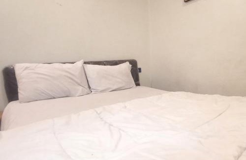 Paiton Hotel | Convenient Fortuna Hotel RedPartner Near Tol Paiton Exit