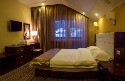 Skhidnytsya Hotel | Fortuna: Guest Rated 9.1 with Pool & Family-Friendly Amenities