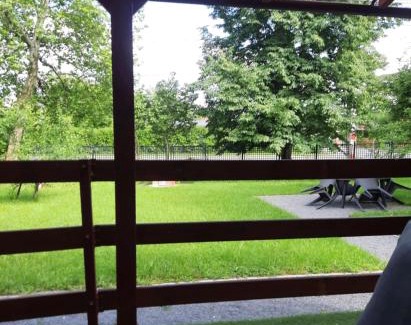 Sarospatak House | Fortuna Vendégház: Family-Friendly Stay with Hot Tub