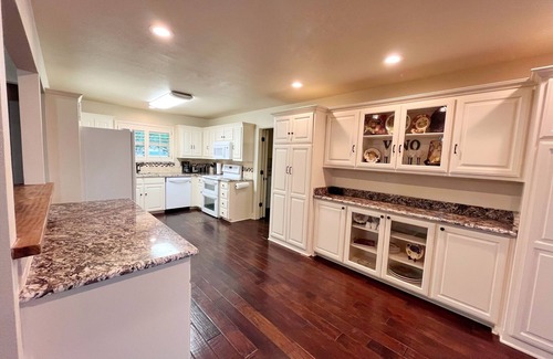 Lincoln Park House | Serene House with Private Pool Near Local Wineries