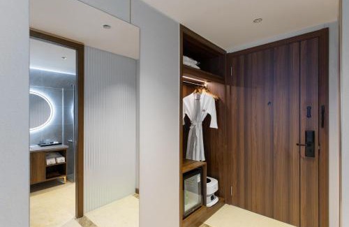 Nanshan Hotel | Discover Fortune Land Shenzhen - Family-Friendly Retreat
