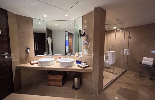 Ahmedabad Hotel | Convenient Stay at Fortune Select SG Highway with Dining & More