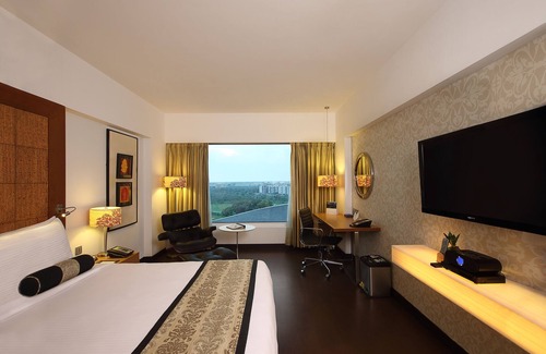 Ahmedabad Hotel | Convenient Stay at Fortune Select SG Highway with Dining & More