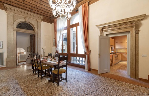 San Marco House | Indulge in Fortuny 3967 Suites with Wine & Top Amenities