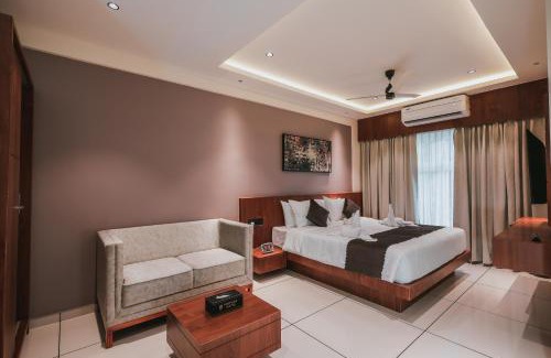 Kasaragod Hotel | Budget-Friendly Fortview Suites with Family Amenities
