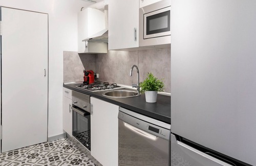 Sant Marti Apartment | Comfortable Forum 4 Apartment with Spa and Family Amenities