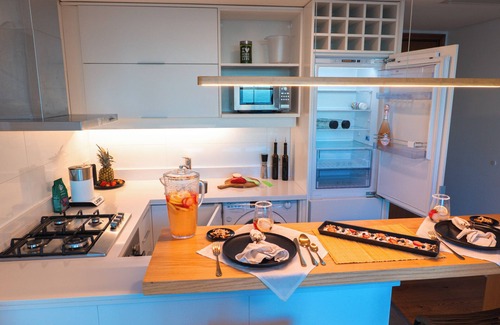 Buceo Apartment | Forum | Bayview | Heated Pool Gym Sauna | Parking