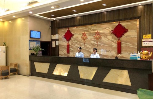 Foshan Hotel | Discover Foshan Jin Bo Jin Business Hotel with Hot Tub Access