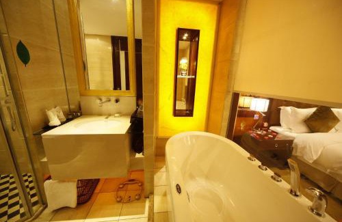 Shunde Hotel | Welcoming Foshan Royal Prince Hotel with Hot Tub & Breakfast