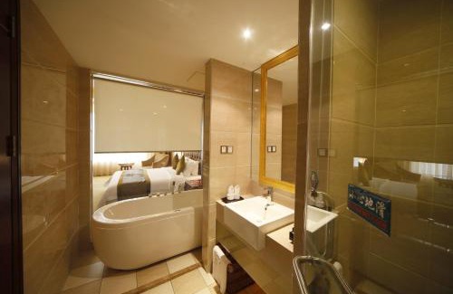 Shunde Hotel | Welcoming Foshan Royal Prince Hotel with Hot Tub & Breakfast