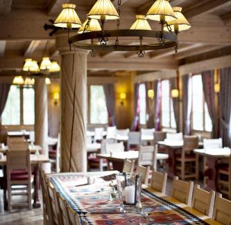 Fossbergom Hotel | Enjoy Comfort at Fossheim Hotel Lom with Hot Tub & Dining