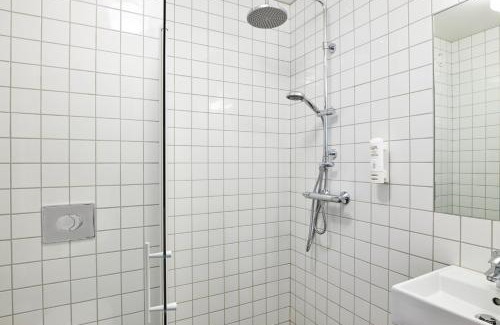 Stykkisholmur Hotel | Discover Fosshotel Stykkisholmur: Pet-Friendly Comfort