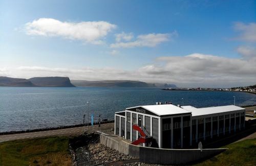 Patreksfjordur Hotel | Explore Fosshotel Westfjords: Pet-Friendly Comfort Awaits