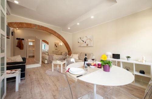 Santa Maria Novella Apartment | Explore Flo Apartments Fossi: A 4-Star Retreat Awaits