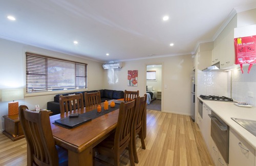 Nundle Apartment | Top-Rated Fossickers Tourist Park with Family Amenities