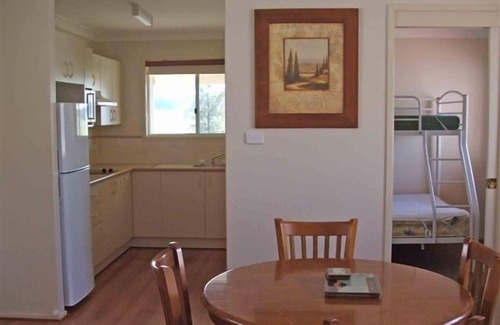 Nundle Apartment | Top-Rated Fossickers Tourist Park with Family Amenities